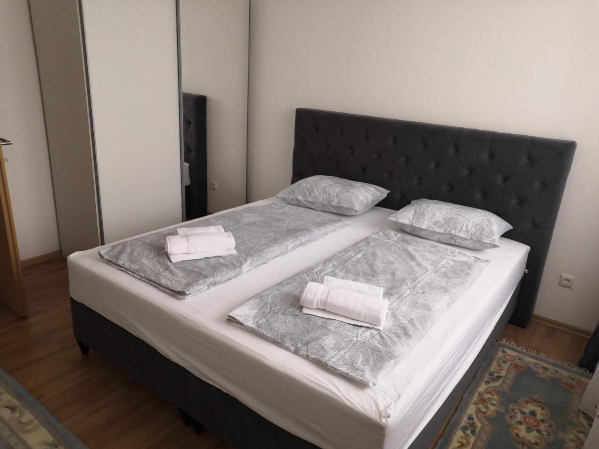 Deni Apartment *